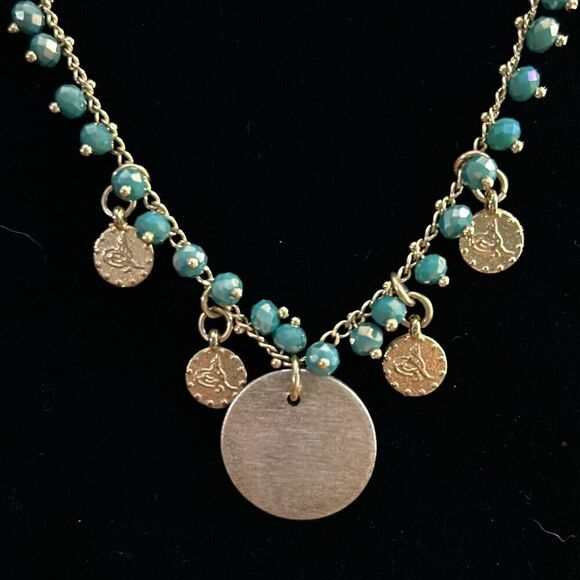 GOLD-TONE ADJUSTABLE TURQUOISE COLOR BEADED NECKLACE WITH GOLD DISCS. - Picture 2 of 7